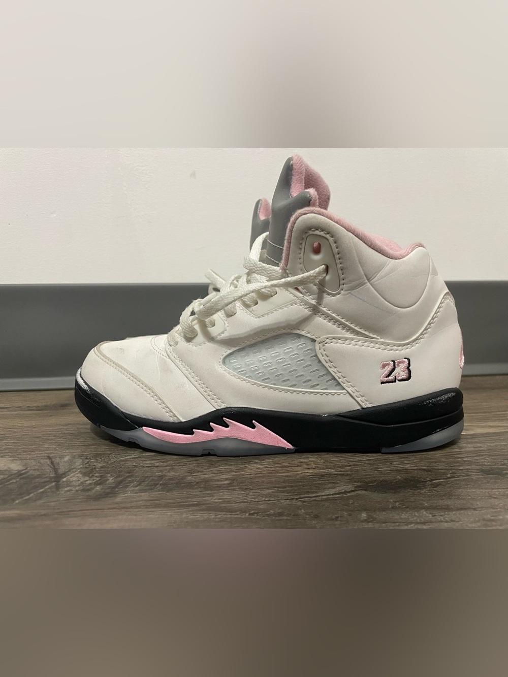 Jordan 5 retro White & Pink kids (girls) High-Top Sneakers size 2.5